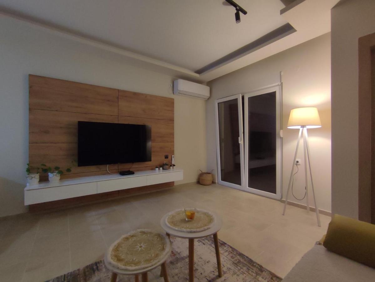 Apartman Front Sid Exterior photo